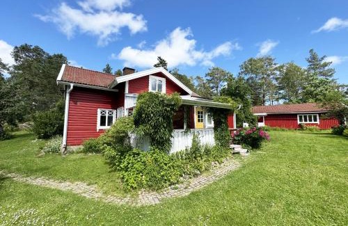 Vanersborg Municipality Casa | Charming Cottage by Lake Vanern, Frandefors