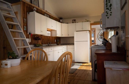 Coventry Lake Cabaña | Charming Cottage by the Lake❤️
