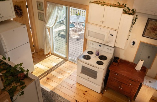 Coventry Lake Cabaña | Charming Cottage by the Lake❤️