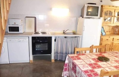 Rauret Cabaña | Casa rural para 4 personas con patio privado en Rauret, cerca de las Gargantas del Allier