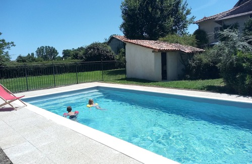 Pillac Casa | Encantadora casa de campo para familiares y amigos en el corazón de un pueblo en el sur de Charente.
