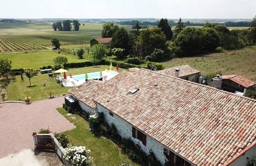 Saint-Maigrin Cabaña | Encantadora casa / casa rural de 6 dormitorios con piscina privada en Charente Maritime