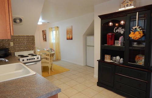 Lebanon Cabaña | Charming cottage in a private guest house in Lebanon and minutes to Nashville TN