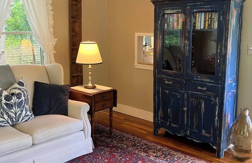 Chilmark Cabaña | Charming cottage in bucolic Chilmark. Minutes to Menemsha harbor.