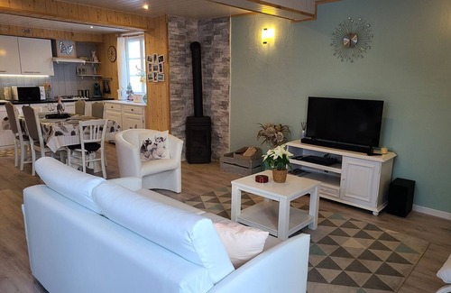 Taintrux Cabaña | Acogedora casa con jardín cerca de rutas de senderismo y lagos, ideal para familias