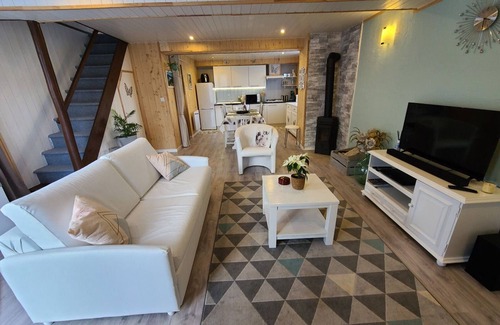Taintrux Cabaña | Acogedora casa con jardín cerca de rutas de senderismo y lagos, ideal para familias