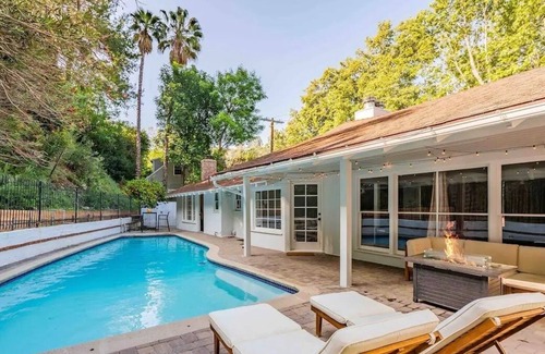 Sherman Oaks Cabaña | Charming Cottage in the Hills of LA - Close to Restaurants, Shops, Entertainment