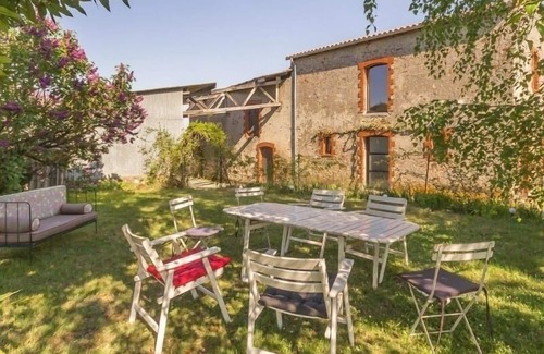 Monnieres Cabaña | Casa rural con jardín, cerca del río, ideal para pesca y senderismo