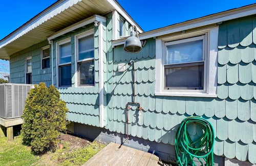 Ocean City Cabaña | Charming cottage near the boardwalk & beach with AC, WiFi, kitchen