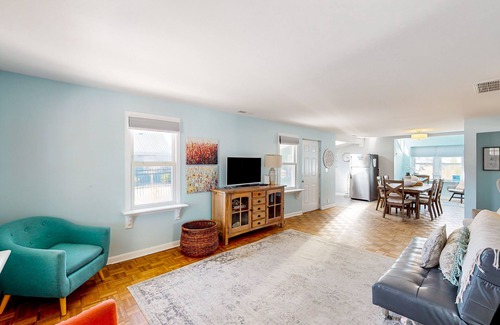 Ocean City Cabaña | Charming cottage near beach/boardwalk with modern amenities, AC, WiFi
