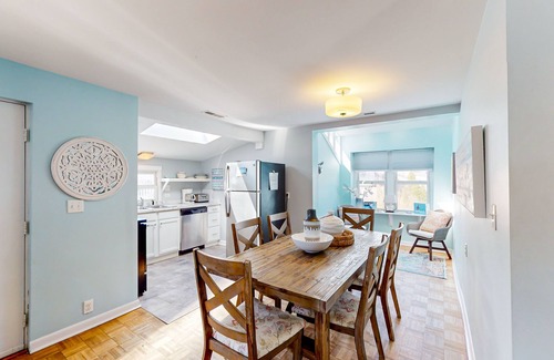 Ocean City Cabaña | Charming cottage near beach/boardwalk with modern amenities, AC, WiFi