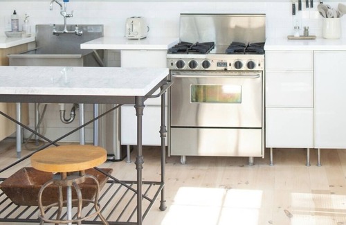 Southport Cabaña | Charming Cottage near downtown Southport