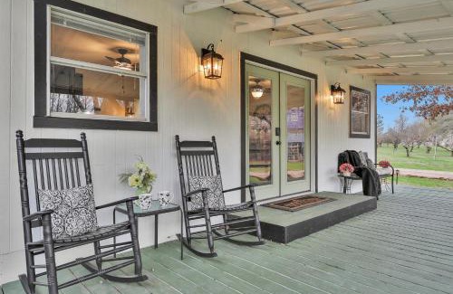 Montgomery Casa | Charming Cottage on 7 acres with Pond