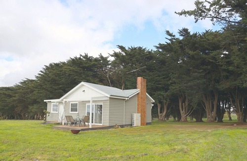 Romsey Cabaña | Charming Cottage on a Historic Farm