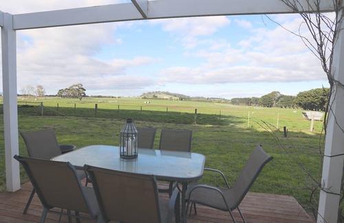 Romsey Cabaña | Charming Cottage on a Historic Farm
