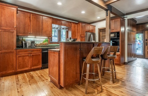 Homewood Cabaña | Charming Cottage on Forested Lot With Community Firepit; Near Ski Resort