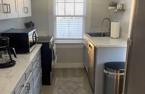 Mashpee Cabaña | Charming cottage on Seconsett Island, Mashpee with water views of Waquoit bay.