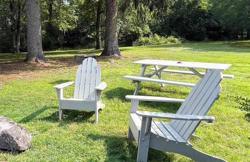 Reeders Cabaña | Charming Cottage on Private Resort in the Poconos