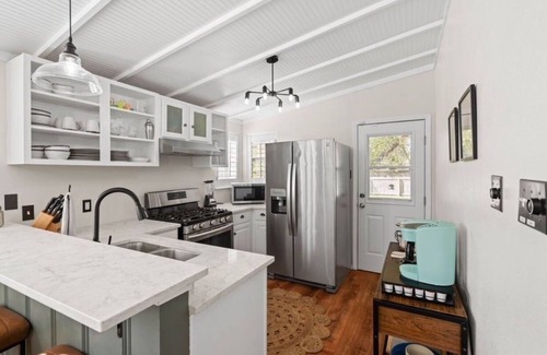 Rockport Casa | Charming Cottage! Sleeps 8, Close to Beach, Downtown/Festival Grounds