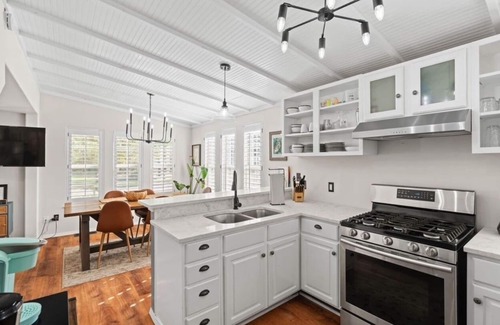 Rockport Casa | Charming Cottage! Sleeps 8, Close to Beach, Downtown/Festival Grounds