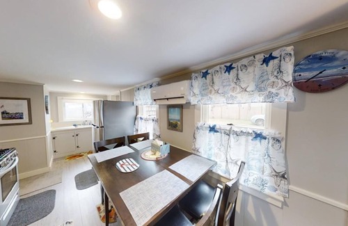West Yarmouth Cabaña | Charming Cottage Close to Hedge Row and Englewood Beaches