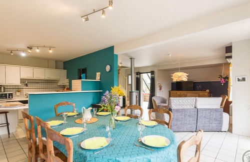 Le Neufbourg Cabaña | Casa rural con jardín bucolico, 4 hab., cerca de cascadas y vía verde, bicicletas disponibles