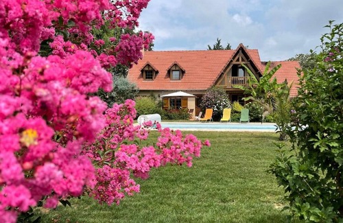 Lurcy-Levis Cabaña | Charming Cottage with Private Pool and Garden - 7 People
