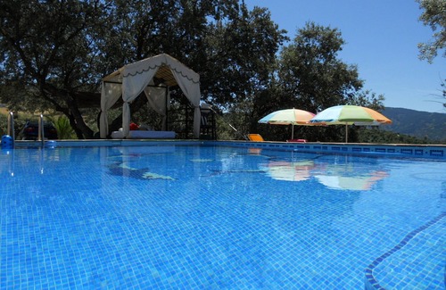Alpandeire Casa | Encantadora y acojedora casa de campo con piscina privada. Vistas a las montañas