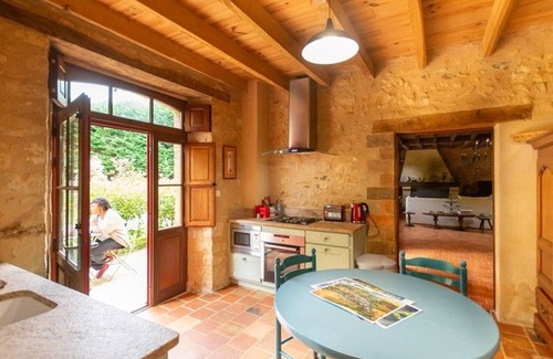 Asnieres sur Vegre Cabaña | Gîte de charme pour 4 personnes au calme avec jardin en Sarthois