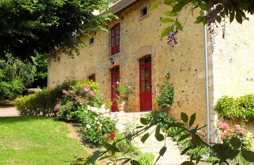 Asnieres sur Vegre Cabaña | Gîte de charme pour 4 personnes au calme avec jardin en Sarthois