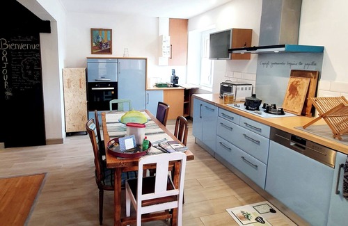 Le Vieux-Bourg Casa | Charming country house with 3-star TheraCottage theme room