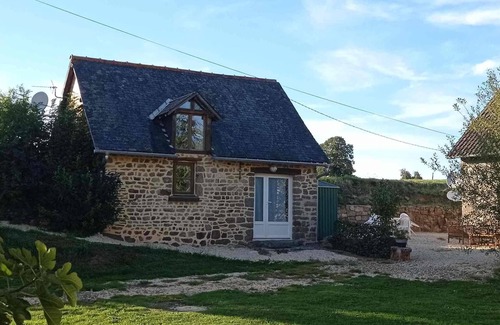 Mantilly Cabaña | Charming countryside cottage with heated pool & private jacuzzi. 3 star rated