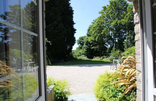 Couville Cabaña | Casa independiente con encanto rural, chimenea y jardín, cerca del litoral del Cotentin
