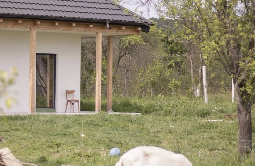 Valsanesti Cabaña | Charming countryside cottage and garden near forest