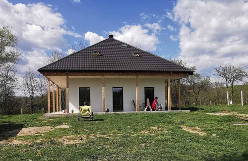 Valsanesti Cabaña | Charming countryside cottage and garden near forest