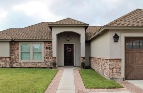 Olmito Casa | Charming & Cozy 4-bedroom Home