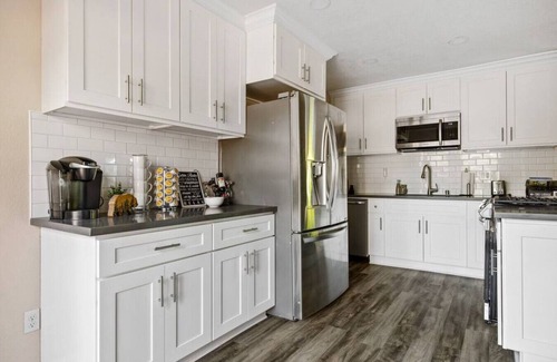 Big Bear City Cabina | Charming, cozy and rustic cabin!