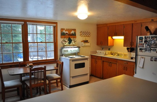 Tahoe Island Cabina | Encanto Cabaña Clean Cozy. Cerca de las playas Capacidad 2-5