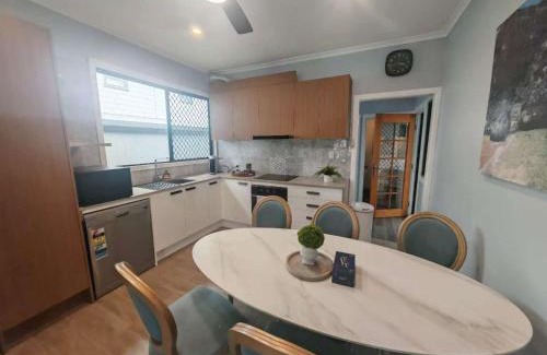 Cannon Hill Casa | Charming Cozy Character Holiday House Cannon Hill 15 mins away from Brisbane CBD