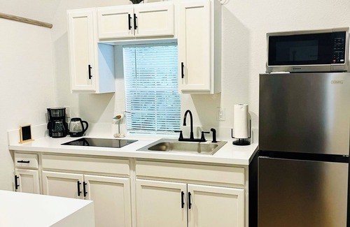 Princeton Casa | Charming Cozy Unique Tiny Home Homestead, FL