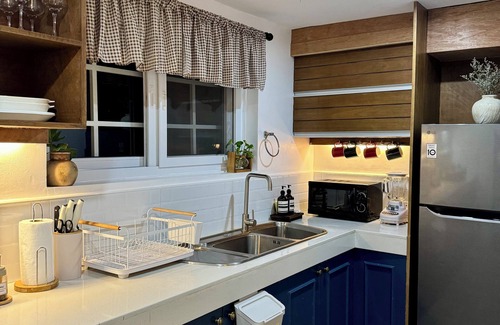 Baguio Cabina | Charming & Cozy Wooden Cabin in Baguio City
