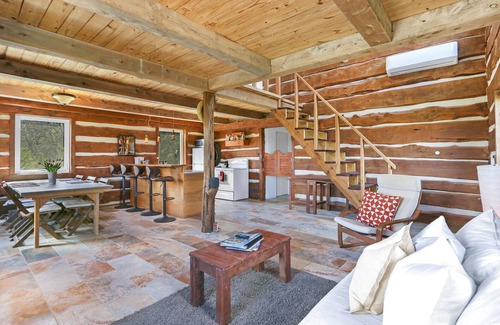 Fischer Casa | Encantadora cabaña de troncos personalizada: ¡perfecta para astrónomos y excursionistas!