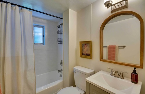 Danville Casa | Charming Danville Home: 1/2 Mi to Caesars Virginia