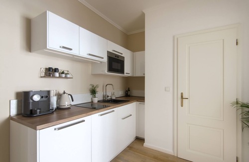 Andel Apartamento | Charming Designer Apartment by the River, FREE breakfast