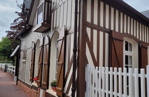 Deauville City Centre Casa | Charming detached house located 5 minutes from Place Morny - the beach