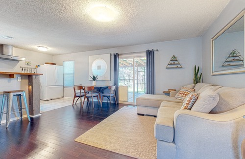 Southampton Casa | Charming dog-friendly home with an enclosed yard, covered patio, W/D, & AC