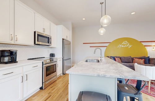 Nashville Casa | Charming dog-friendly home with rooftop deck, central AC, game room & W/D