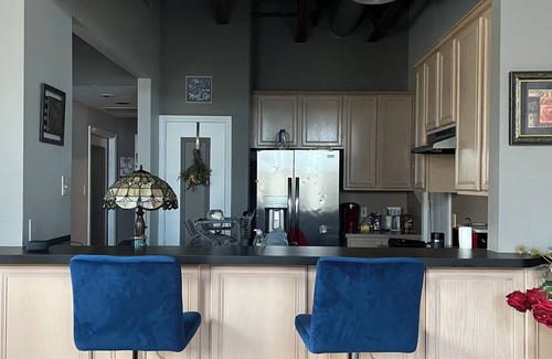 Central City Apartamento | Charming DOWNTOWN 2-bedroom loft with WiFi, AC in beautiful Corpus Christi