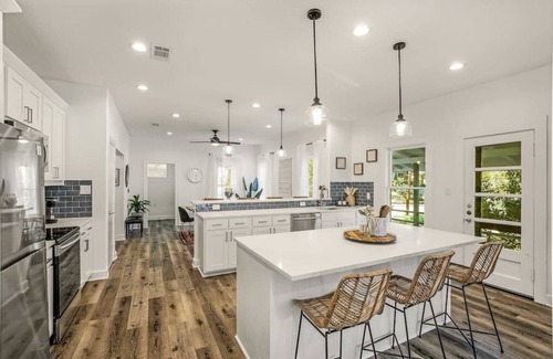 Clarksville Casa | Charming downtown Austin 6 bedroom Mansion