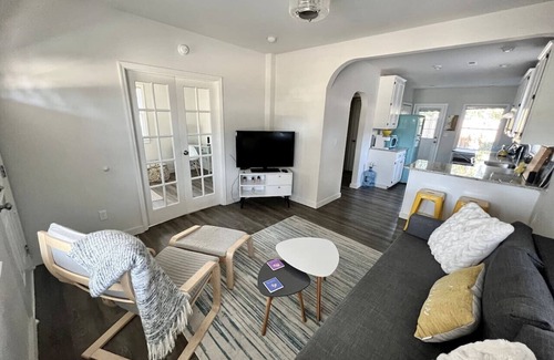 Wilmington Casa | Charming Downtown Cottage~Private Yard~Near Beach